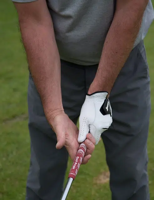 golf backswing grip