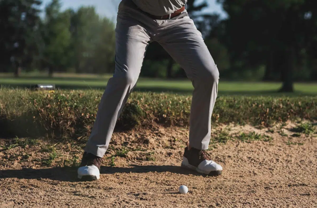 golf backswing rear leg